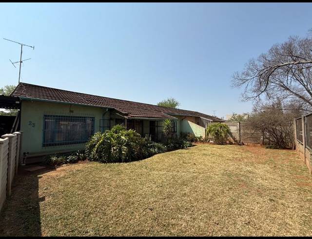 3 BEDROOM HOUSE FOR SALE IN VANDERBIJLPARK CW 2